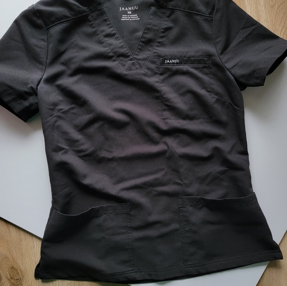 Jaanuu XS scrub top - Picture 4 of 10